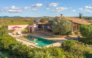 Pool - Nice home in Campos with private swimming pool, can be inside or outside (Campos)