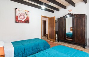 4 bedrooms, iron/ironing board, travel cot, free WiFi - Es Revolt de Sa Barrala (Ses Covetes)