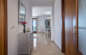 Interior - 4 bedroom amazing home in Buger (Buger)