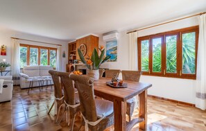Dining - Beach front home in Colonia de Sant Pere (Colonia de Sant Pere)
