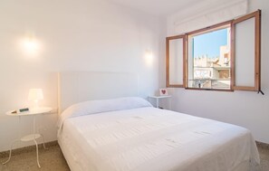 3 bedrooms, iron/ironing board, travel cot, free WiFi - 3 bedroom cozy home in Alcudia (Alcudia)