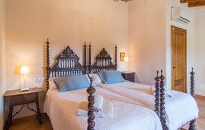 5 Schlafzimmer, Bügeleisen/Bügelbrett, Reisekinderbett, kostenloses WLAN