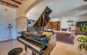 Interior - Lovely home in SHorta with private swimming pool, can be inside or outside (SHorta)