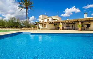 Pool - Cozy home in Campos with private swimming pool, can be inside or outside (Campos)
