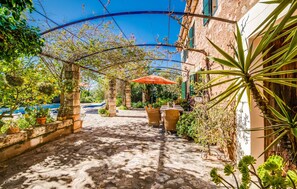 Outdoor dining - Cozy home in Sant Llorenc with private swimming pool, can be inside or outside (Sant Llorenc)