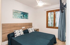 bed - Gorgeous home in Cala Ratjada with house sea view (Cala Ratjada)