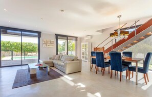 Interior - Awesome home in Cala Ratjada (Cala Ratjada)