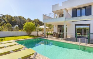 Pool - Awesome home in Cala Ratjada (Cala Ratjada)
