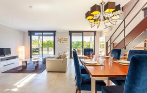Interior - Awesome home in Cala Ratjada (Cala Ratjada)