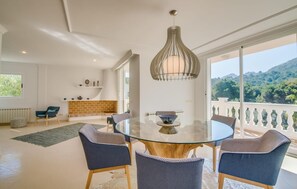 Dining - Stunning home in Sa Font de Sa Cala (Sa Font de Sa Cala)