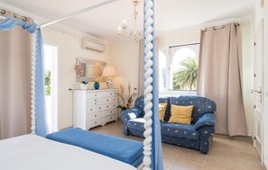 3 bedrooms, iron/ironing board, travel cot, free WiFi - Sa Caleta de Cala d'Or (Cala dOr)