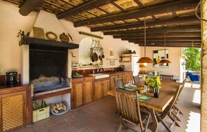 Outdoor dining - Casa S'Era de Costitx (Costitx)