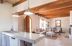 TV, DVD player - Cozy home in Felanitx with private swimming pool, can be inside or outside (Felanitx)