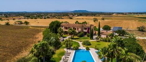 المنشأة من الخارج