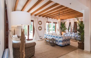Smart TV - Lovely home in Costa dels Pins (Costa dels Pins)