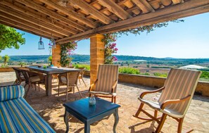 Outdoor dining - Pet friendly home in Petra with private swimming pool, can be inside or outside (Petra)