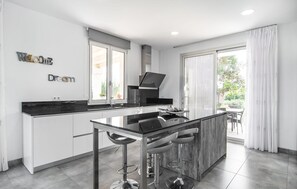 Fridge, microwave, oven, stovetop - Gorgeous home in Llubi with private swimming pool, can be inside or outside (Llubi)