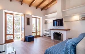 Smart TV, DVD player - Beautiful home in Cala Ratjada with WiFi (Cala Ratjada)
