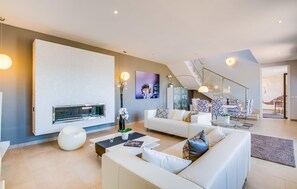 TV, DVD player, ping pong - Gorgeous home in Llucmajor with private swimming pool, can be inside or outside (Llucmajor)