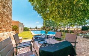 Outdoor dining - Awesome home in Felanitx with private swimming pool, can be inside or outside (Felanitx)