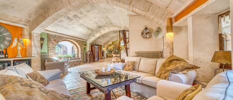 Smart-TV, Tischtennisplatte