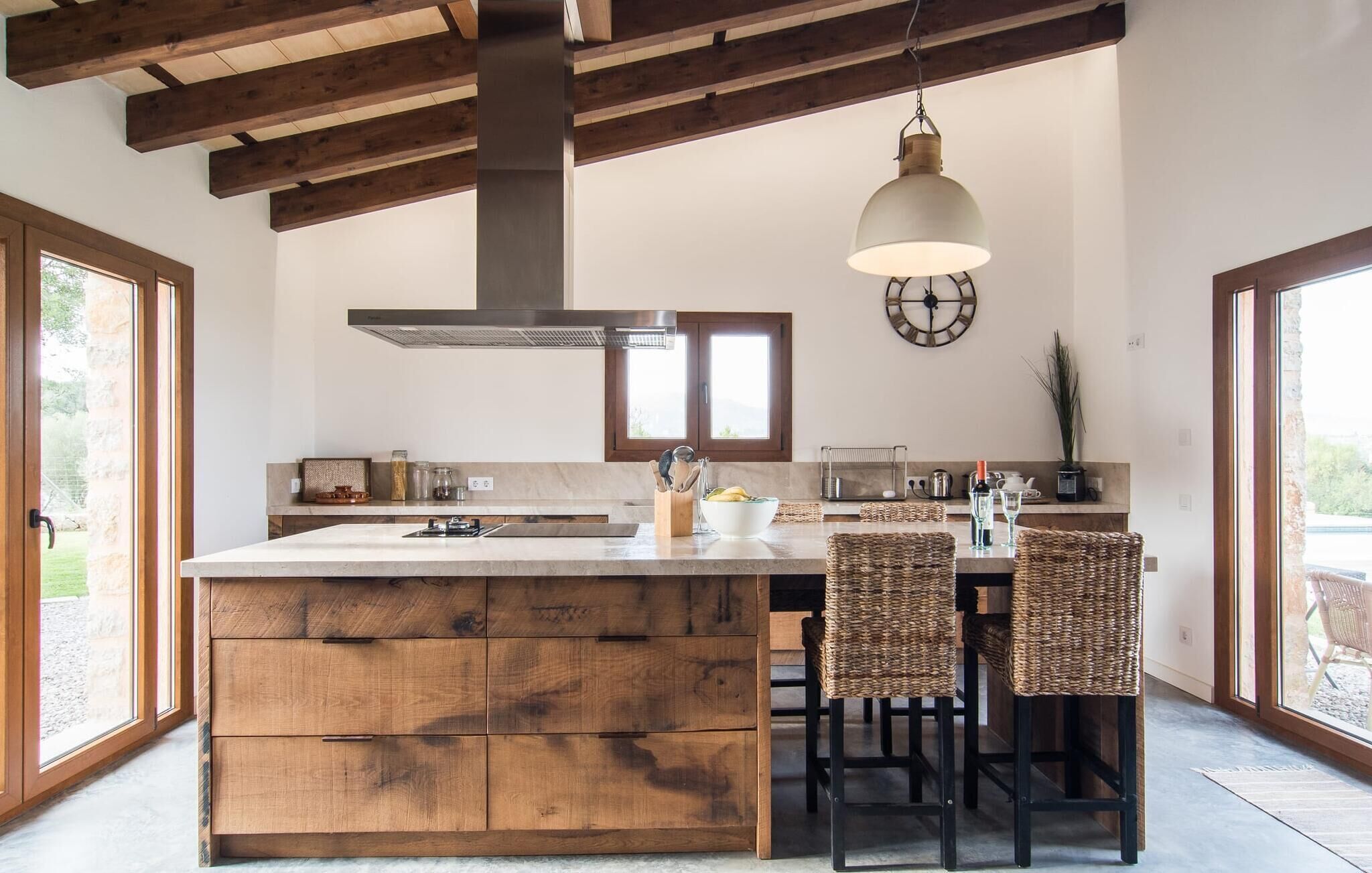 Réfrigérateur, four, plaque de cuisson, lave-vaisselle