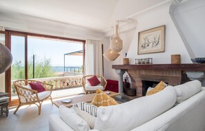 Smart TV, ping pong - Gorgeous home in Colonia de Sant Jordi (Colonia de Sant Jordi)
