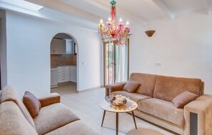TV, DVD player, ping pong - Pet friendly home in Cas Concos des Cavalle (Cas Concos des Cavalle)