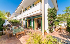 Outdoor dining - 2 bedroom awesome home in Sa Font de Sa Cala (Sa Font de Sa Cala)