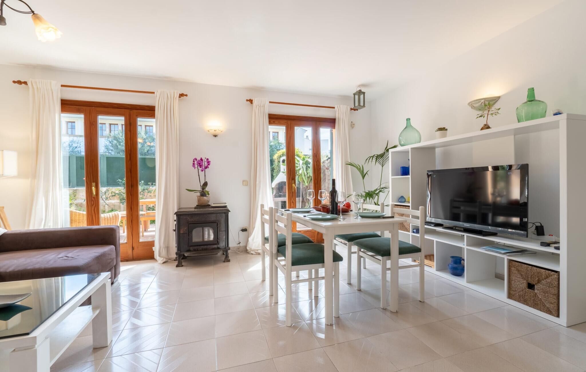 Chimenea y reproductor de DVD 