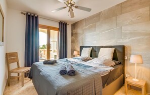 3 bedrooms, iron/ironing board, free WiFi - 3 bedroom stunning home in Cala Pi (Cala Pi)
