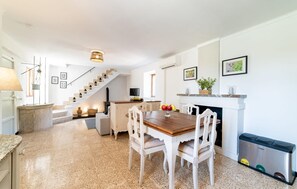 Dining - Beautiful home in Binissalem (Binissalem)