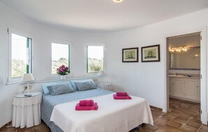 4 camere, ferro/asse da stiro, culla da viaggio, Wi-Fi gratuito