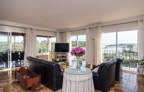 Smart TV - Gorgeous home in Santanyí with house sea view (Santanyí)