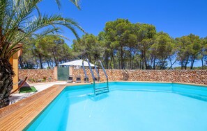 Pool - Beach front home in Cala Santanyi (Cala Santanyi)