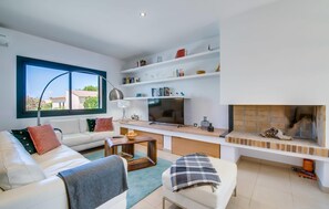 TV, ping pong - Lovely home in Colonia de Sant Pere (Colonia de Sant Pere)