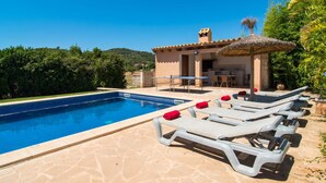 Pool - Nice home in Cas Concos des Cavalle (Cas Concos des Cavalle)