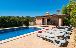 Pool - Nice home in Cas Concos des Cavalle (Cas Concos des Cavalle)
