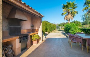 outside - Lovely home in Son Servera with private swimming pool, can be inside or outside (Son Servera)