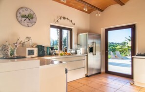 Fridge, oven, stovetop, dishwasher - Wellnessfinca Las Palmeras (Cala Ratjada)