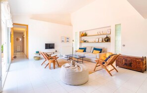 Smart TV, fireplace, ping pong - Cozy home in Sa Rapita with private swimming pool, can be inside or outside (Sa Rapita)