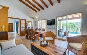 Smart TV, DVD player - Casa Leon de Cala Mesquida (Cala Mesquida)