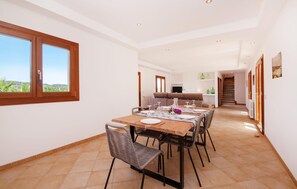 Dining - Beautiful home in Son Servera (Son Servera)