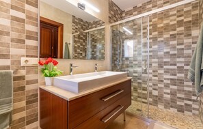 Shower, hair dryer - Nice home in Ses Salines with private swimming pool, can be inside or outside (Ses Salines)
