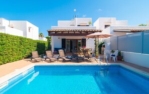 Pool - Stunning home in Cala dOr with private swimming pool, can be inside or outside (Cala dOr)