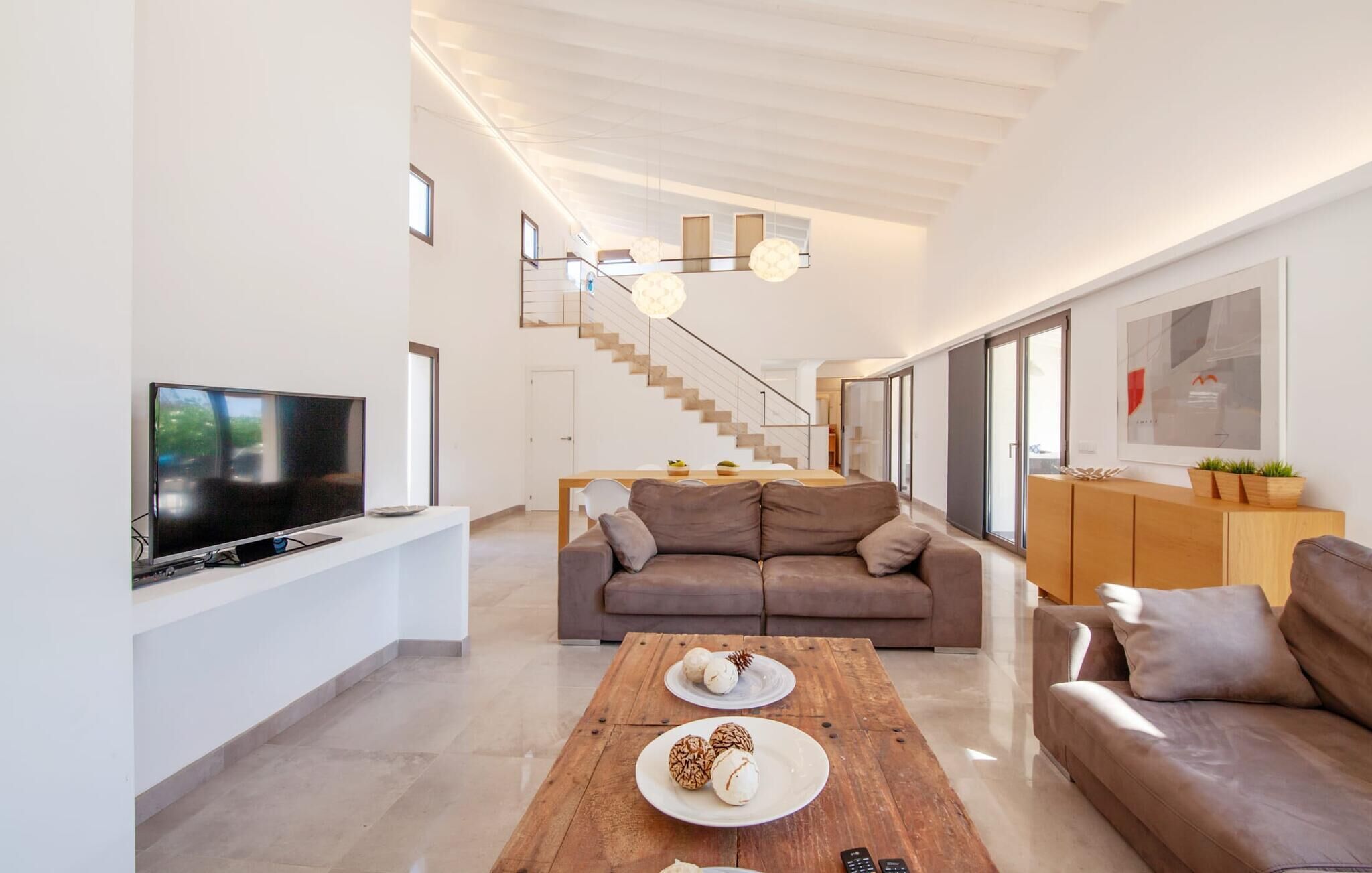 Smart TV, table tennis