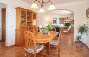 Dining - Nice home in SHorta with private swimming pool, can be inside or outside (SHorta)