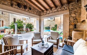 Terrace/patio - Amazing home in Santanyi with private swimming pool, can be inside or outside (Santanyi)
