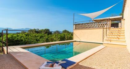 Stunning home in Costitx with private swimming pool, can be inside or outside
