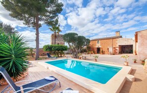 Pool - Cozy home in Campos with private swimming pool, can be inside or outside (Campos)